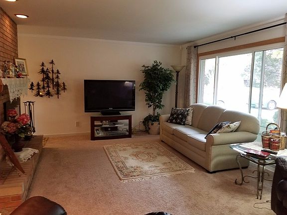 4th image of 3357 Parkway Dr