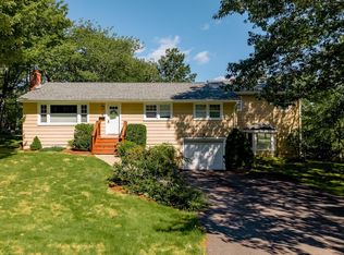 6 Glenn Dr, Halifax, NS B3M 2B9