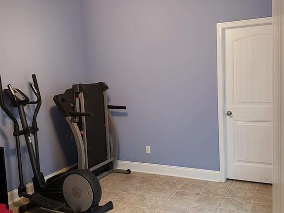 3rd image of 75 Prince Rd SE