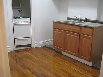 Rented by Robyn Lee, LREB