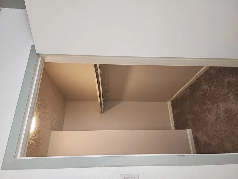 1 bed, 1.0 bath, 865 sqft, $875 — Photo 2