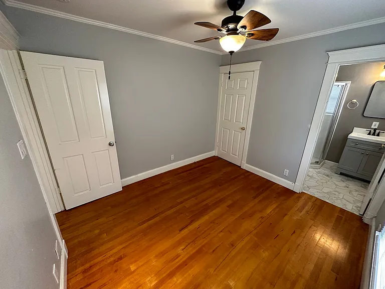 535 N Olive St — Photo 26