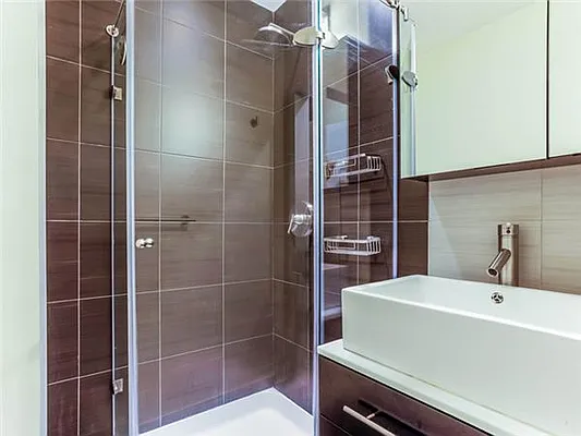 Sold by Avenue Sotheby's International Realty | media 18