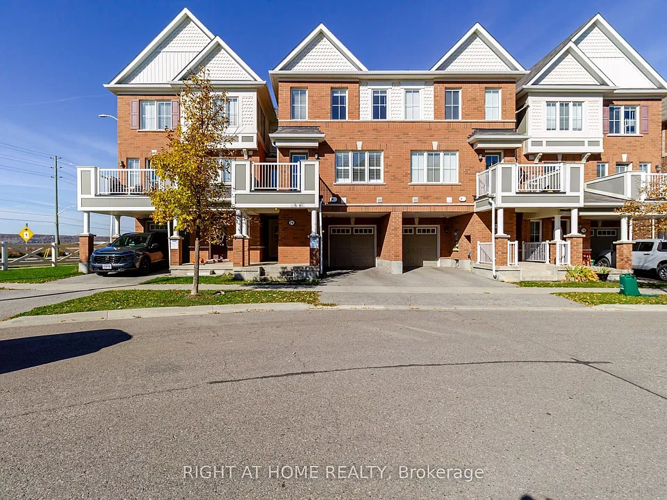 74 Frost Ct