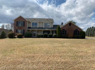 105 Ridgeview Dr, Lehighton, PA 18235