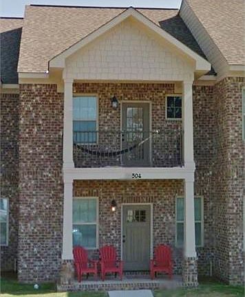 2nd image of 504 Wesley Pl