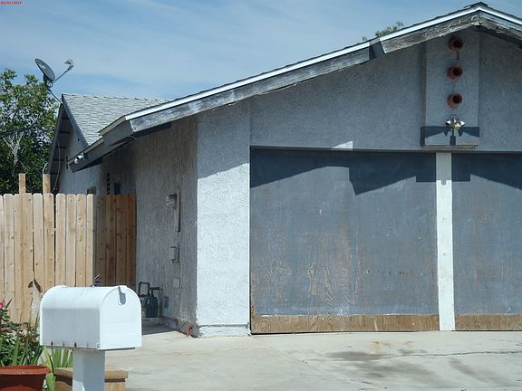 3rd image of 13300 Fieldcrest Ct