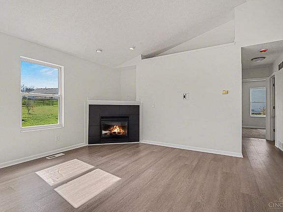 5th image of 155 Keswick Dr