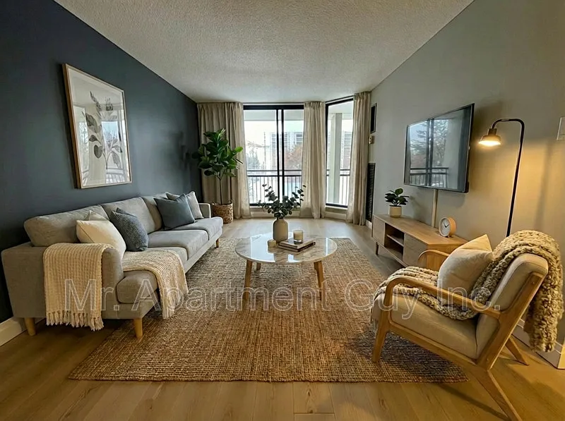 2 bed, 1.0 bath, $2,649 — Photo 1