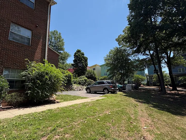 3802 Lexington Dr — Photo 2