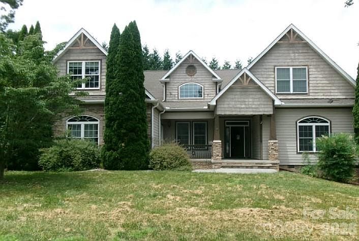 1st image of 4 Sterling Oaks Dr