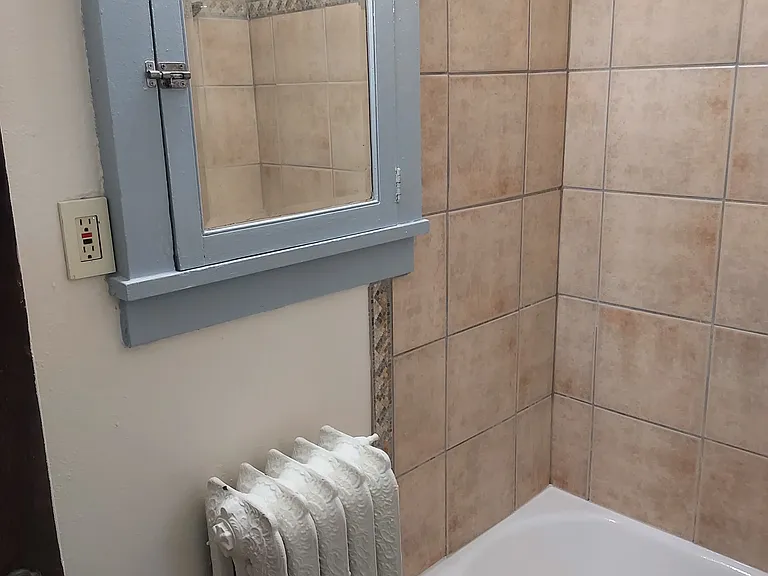 2741 Aldrich Ave S #A — Photo 11