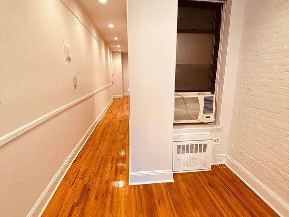 5th image of 646 Amsterdam Ave #2D