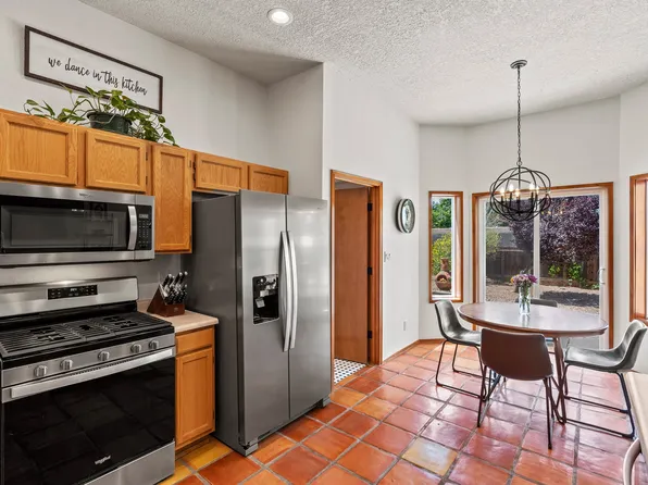 7552 Kachina Loop, Santa Fe, NM 87507