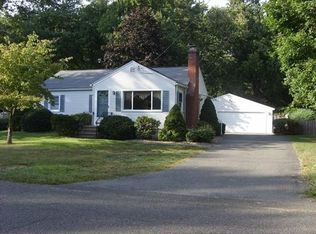 34 Simpson Cir, Agawam, MA 01001