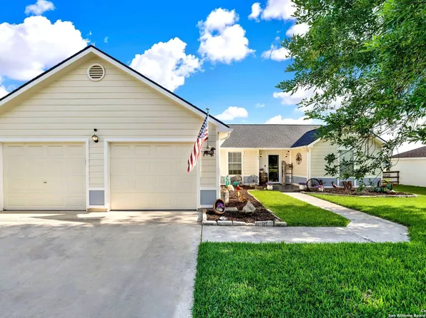 145 Glenvalley, Bandera, TX 78003