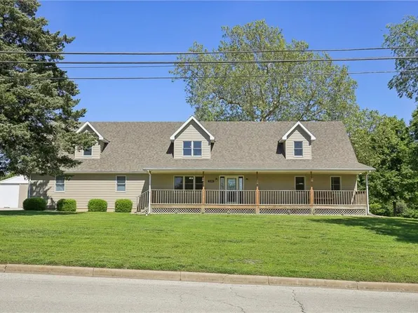 230 N Olive St, Garnett, KS 66032