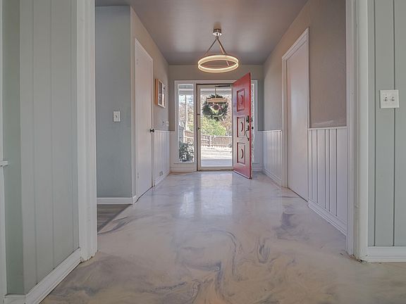 3rd image of 3407 Canyon Rd