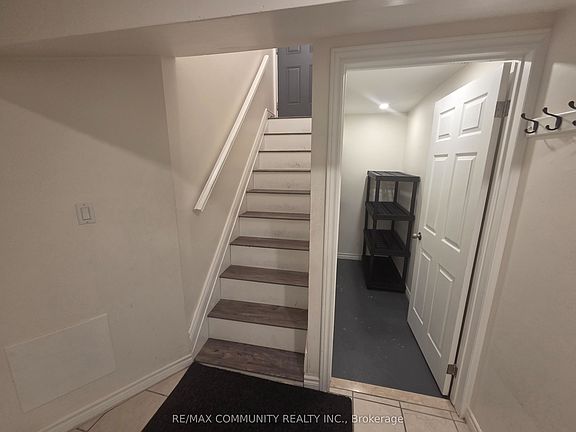 3rd image of 60 Morningview Trl #Basement