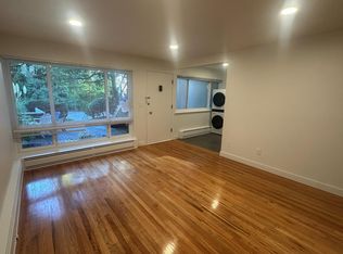 8500 32nd Ave NW APT 3, Seattle, WA 98117