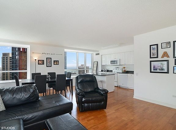 5th image of 512 N McClurg Ct APT 2701