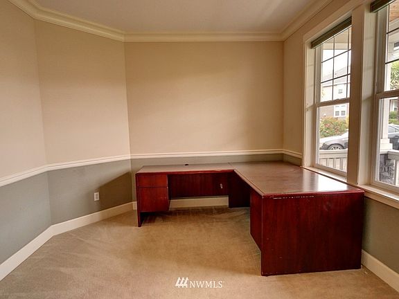 3rd image of 1802 Pt Woodworth Drive NE