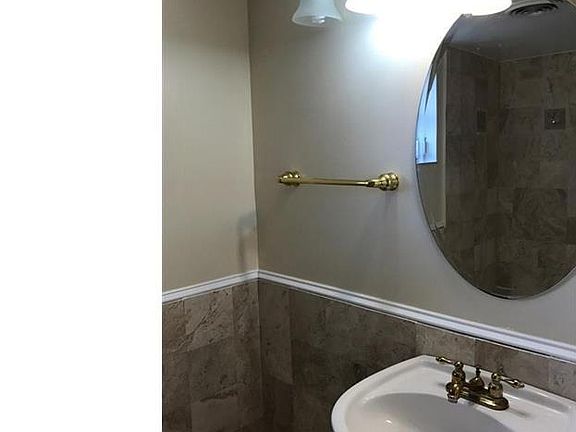 4th image of 8801 NW 38th Dr APT 106
