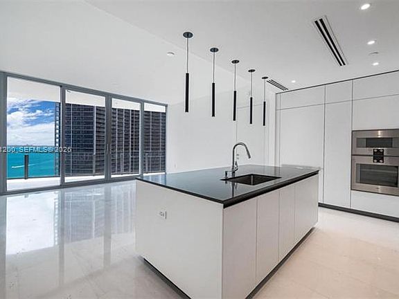 2nd image of 300 Biscayne Boulevard Way Unit 2906W
