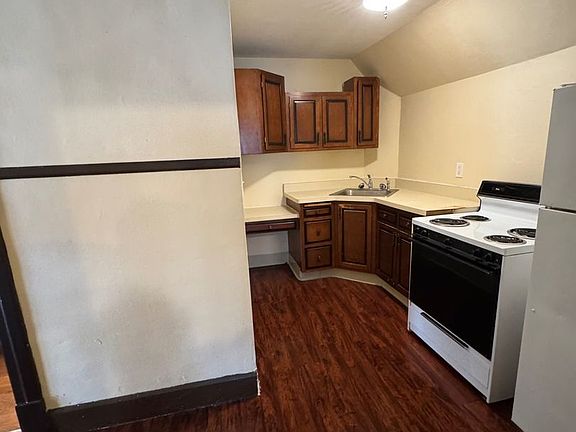 2nd image of 1118 Revell Ave #2R
