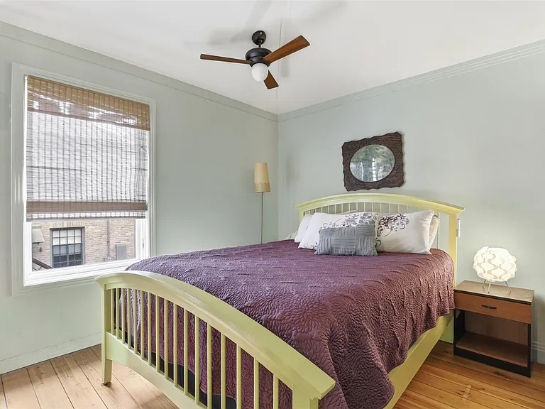 101 W 33rd St #B — Photo 6