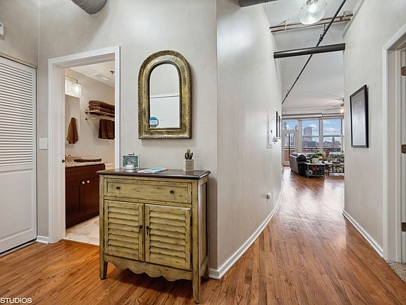 4th image of 6 S Laflin St APT 807S