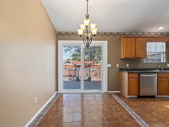 3rd image of 1579 Andrew Ct
