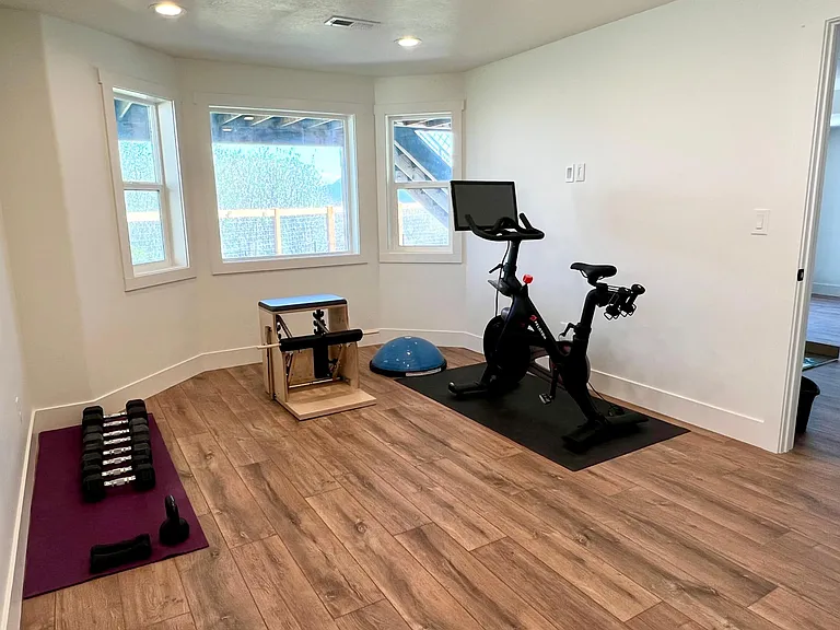 339 E Manti Dr — Photo 19