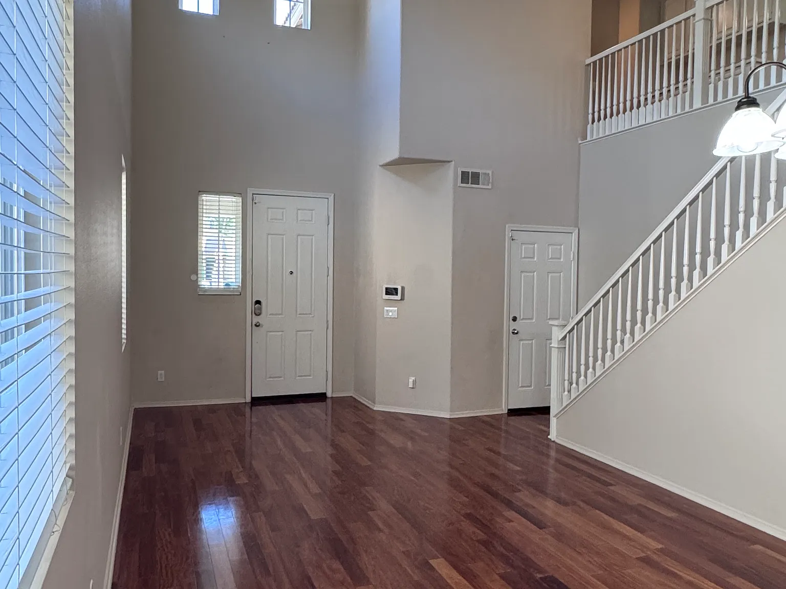 5 bed, 2249 sqft, $3,195 — Photo 3