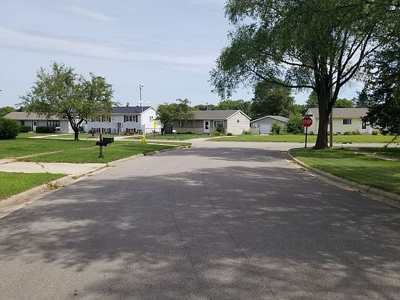 4th image of 8336 Farnham Dr