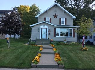 637 Detroit Ave, Iron Mountain, MI 49801