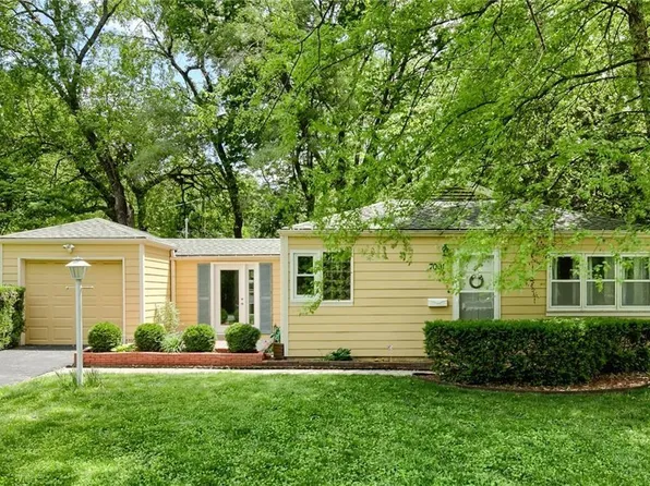 7001 Dearborn St, Overland Park, KS 66204