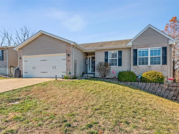 1749 Twelve Oaks Pl, Pevely, MO 63070
