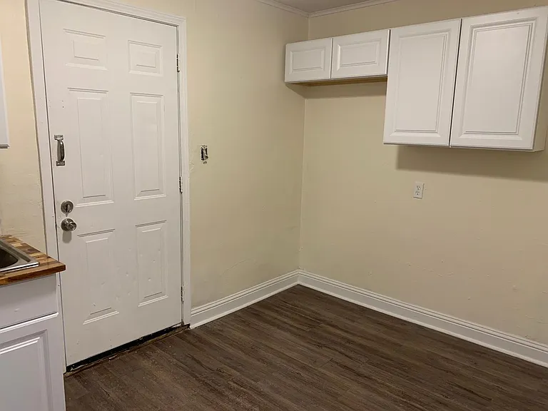 1068 Blanchard Pl — Photo 10