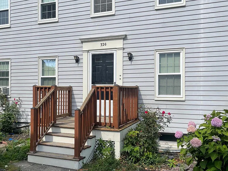 32 Linden Ave — Photo 1