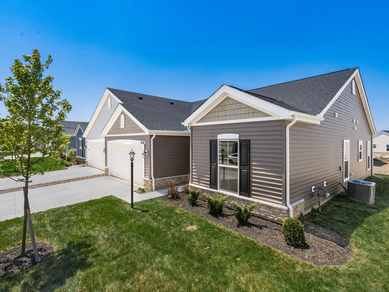3 bed, 1600 sqft, $2,299 — Photo 4