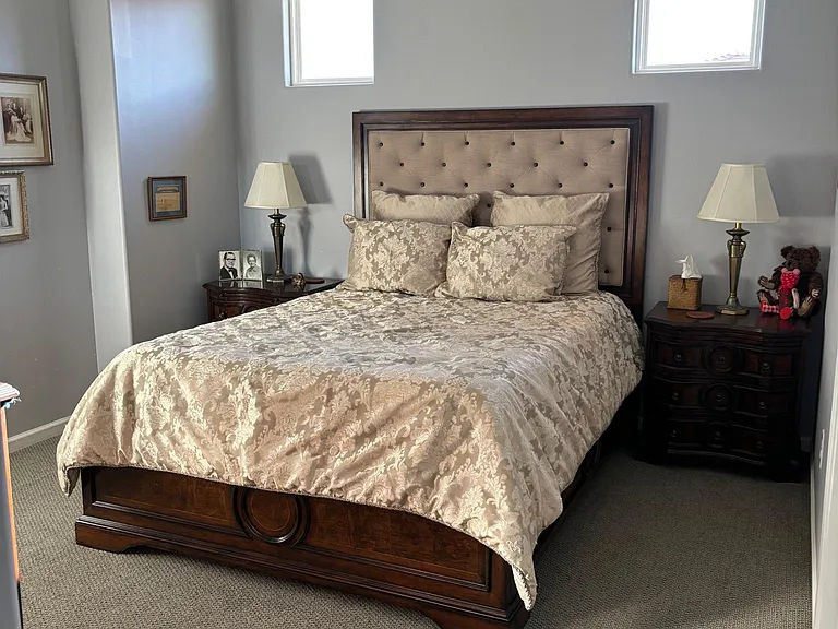 Bedroom 2, queen.