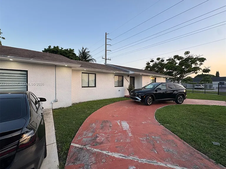 10660 SW 164th St — Photo 21