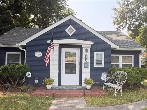 7943 Carlton St, Norfolk, VA 23518