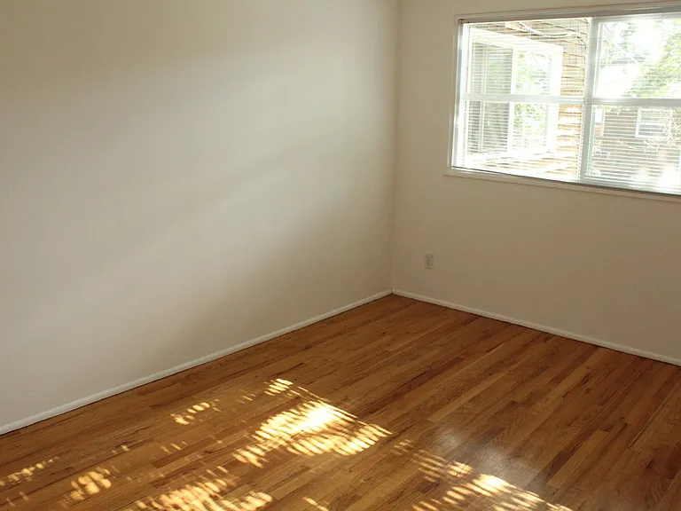 The Waverleigh Apartments — Photo 37