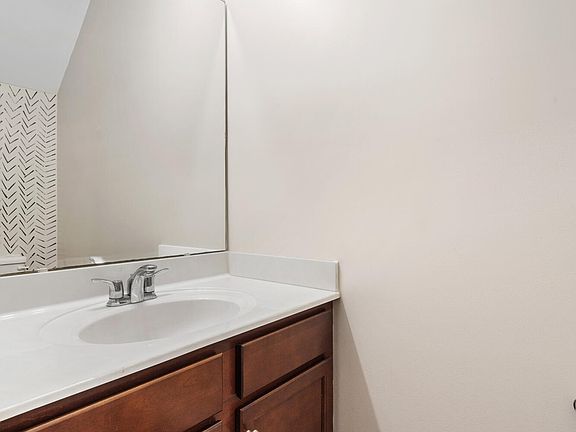 5th image of 512 Oyster Rock Ln