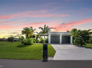 3801 SW 17th Pl, Cape Coral, FL 33914