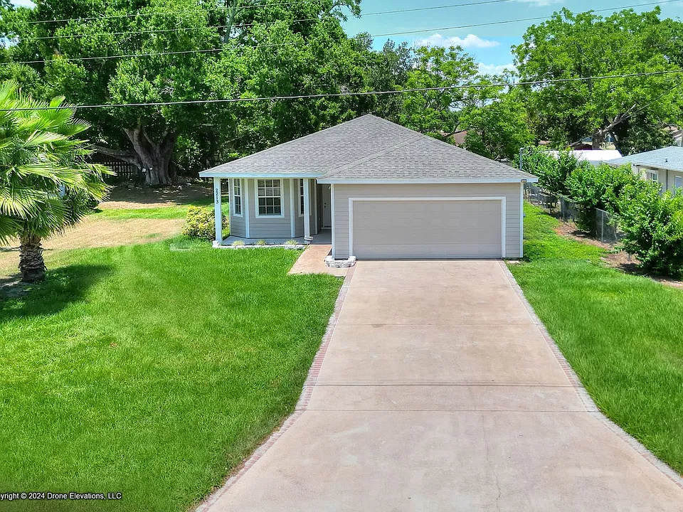 2213 W Central Ave