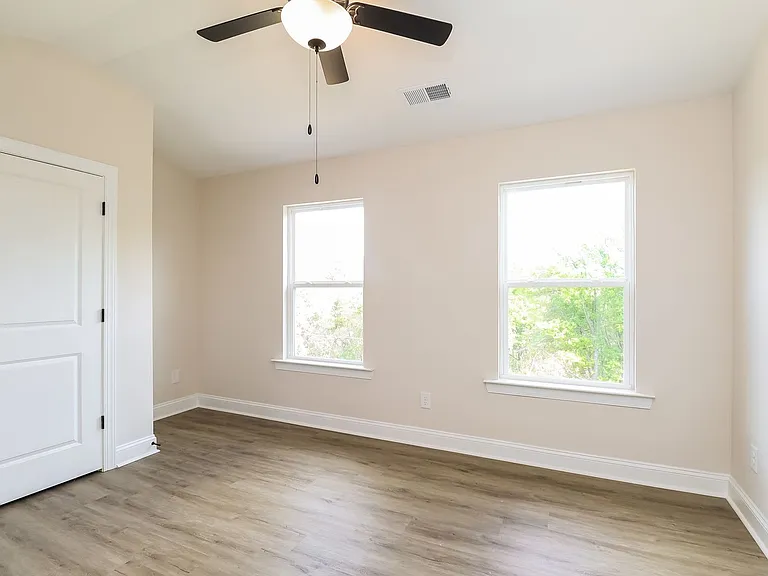 546 Beatties Ford Rd — Photo 10