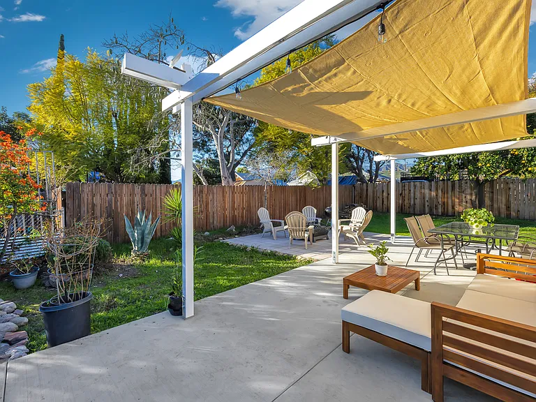 535 N Cerritos Ave — Photo 40